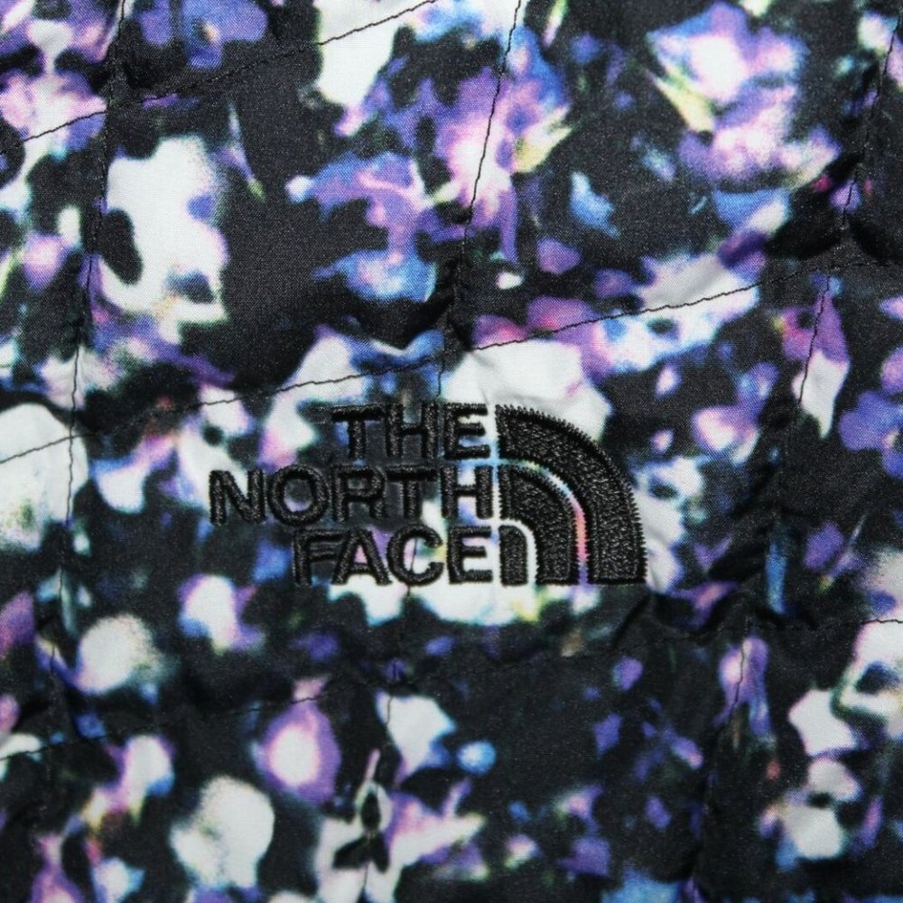 TNF Women's Thermoball Vest Puffer Floral Crystal - Picture 3 of 11